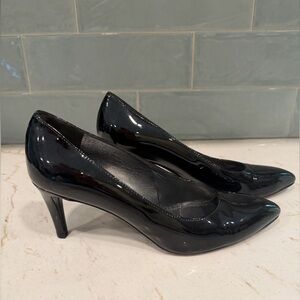 Stuart Weitzman Black Patent Leather Pointed-Toe Pumps size 8.5